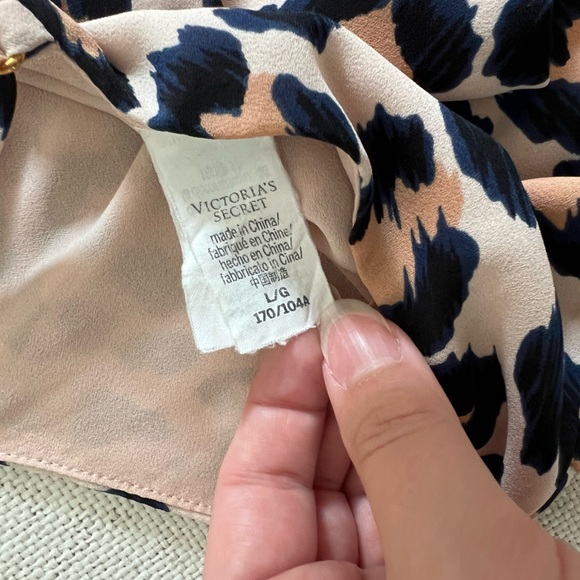 Victoria’s Secret Cheetah Print Satin Crop Top - Picture 4 of 4